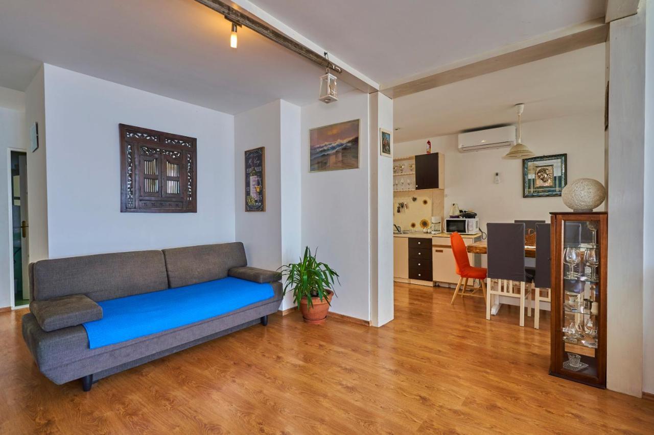 Apartments Milina Омиш Экстерьер фото