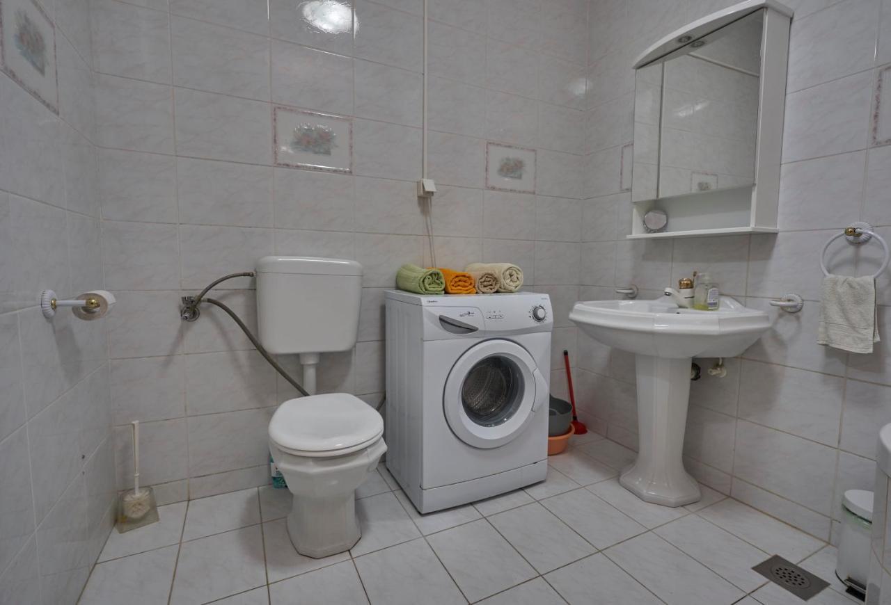 Apartments Milina Омиш Экстерьер фото